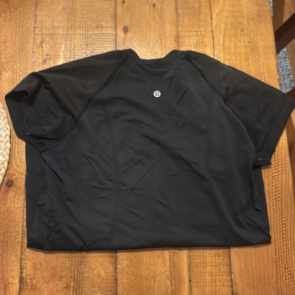 Lululemon Swiftly Short Sleeve in Black - Picture 2 of 2
